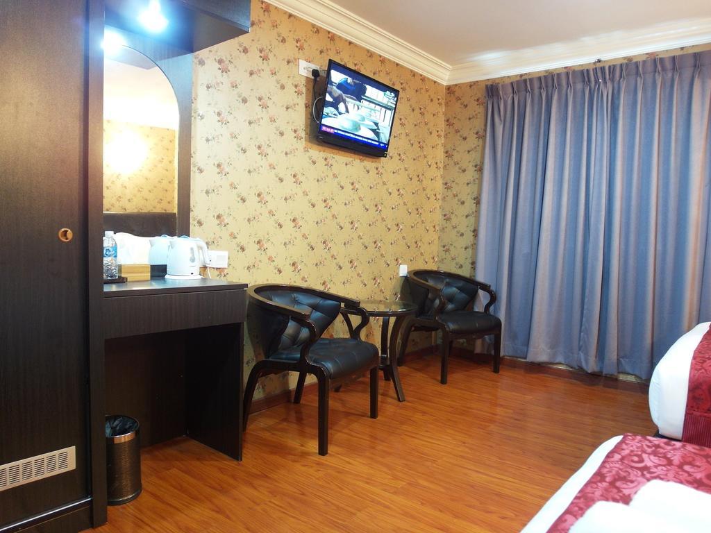 Classic Kinabalu Hotel Kota Kinabalu Esterno foto