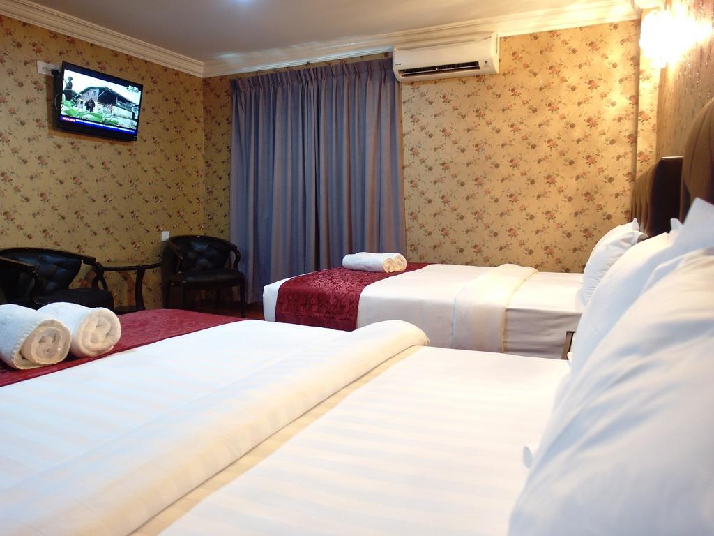 Classic Kinabalu Hotel Kota Kinabalu Esterno foto