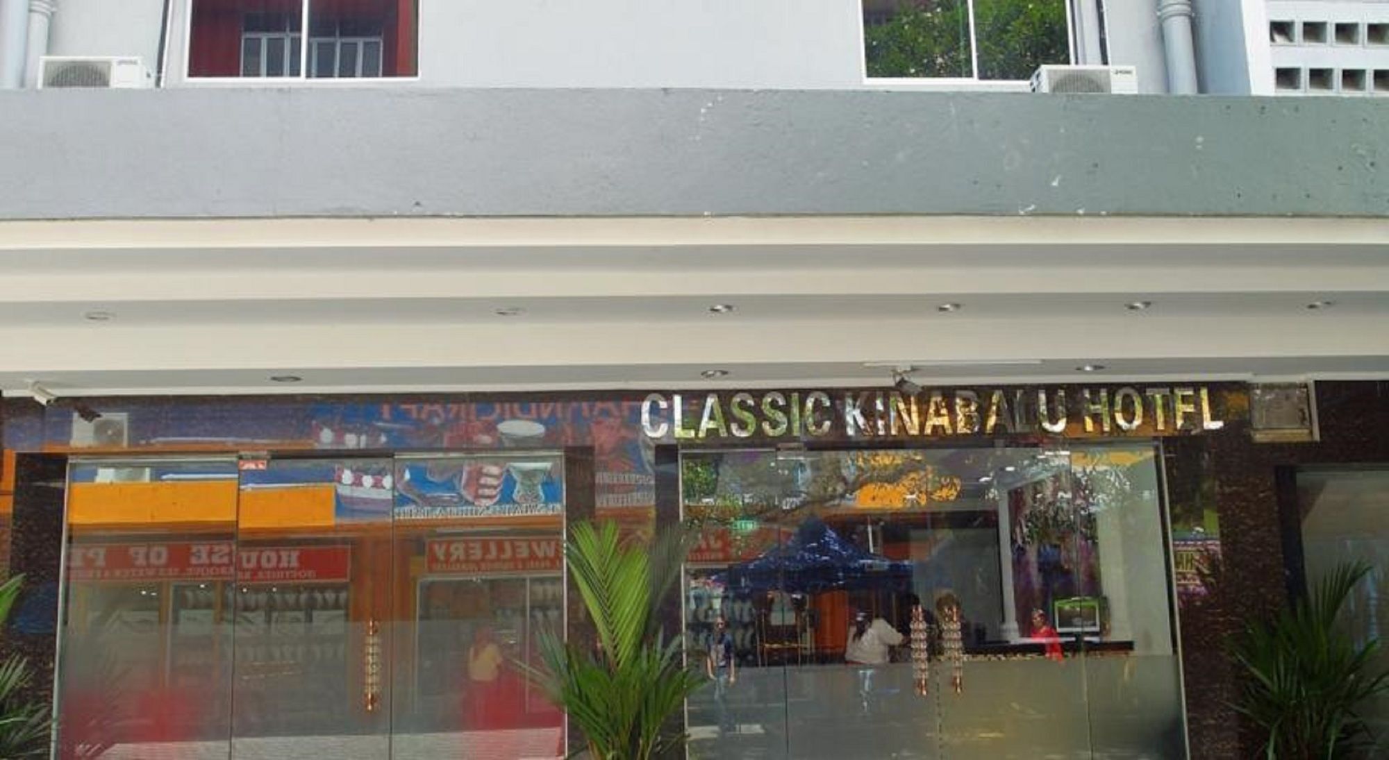 Classic Kinabalu Hotel Kota Kinabalu Esterno foto